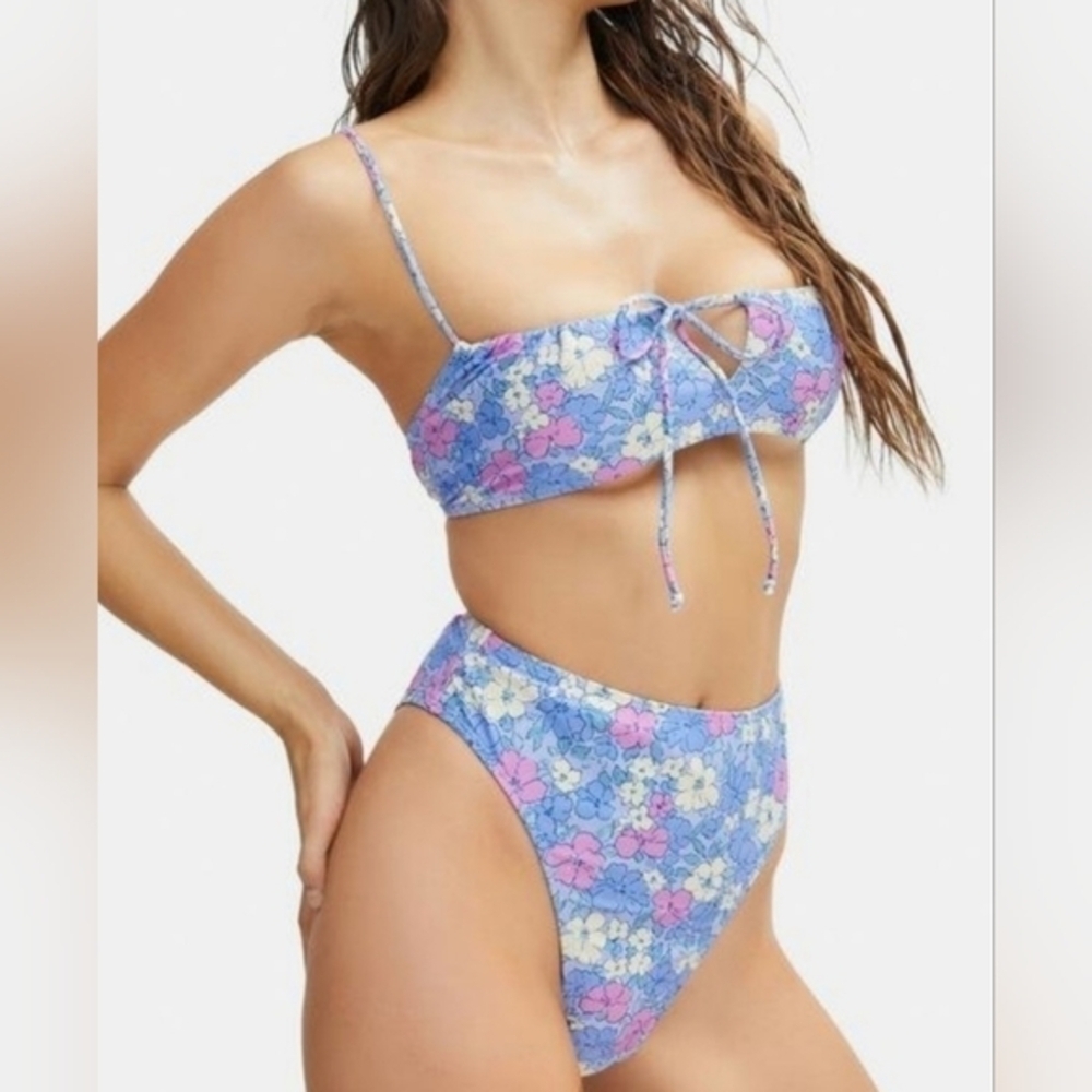 Motel Rocks NWT Floral Bikini set pastel color size large .